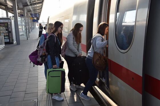 Unterwegs: Jugendliche können mit einem Interrailticket der EU Europa kennenlernen. ©Foto: Simon Hupfer